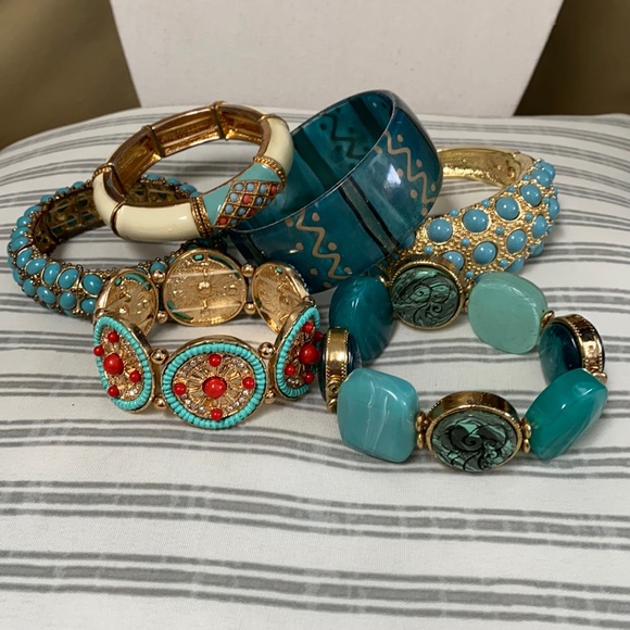 Jewelry - Set of Six different coordinating blue bracelets